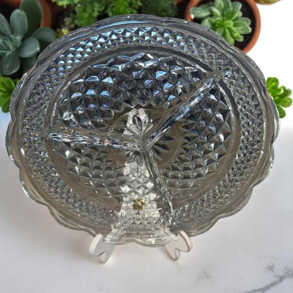 ANCHOR HOCKING WEXFORD 3 Sections GLASS DIVIDED RELISH DISH PLATE 8.5" #559 - Picture 1 of 8